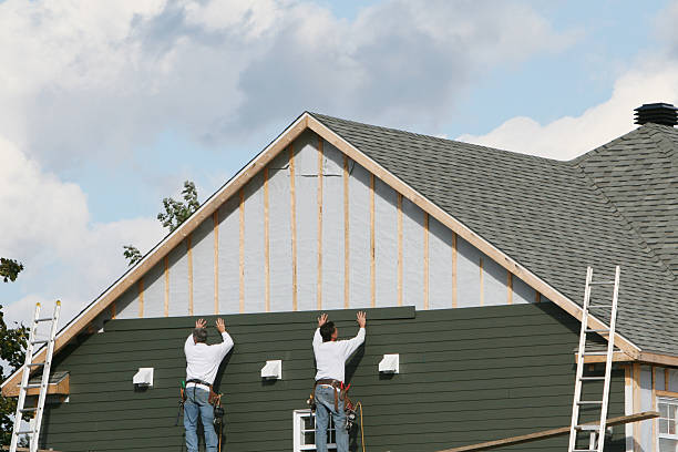 Professional Siding technician working in Washington, NJ
